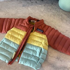 🎒❤️ 💛 🩵 BABY PATAGONIA JACKET 🩵 💛 ❤️ 🎒